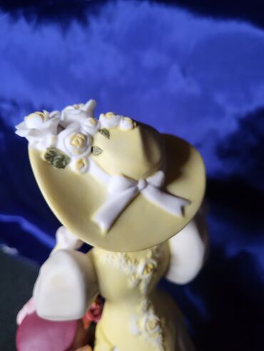 Figure: Figura, bоја - Šareno, Novo — 14