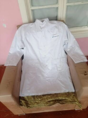 Tibbi geyim: Salam Aleykum Kişi və Qadın üçün Xalatlar satılır az işlənmiş Təzədən — 8