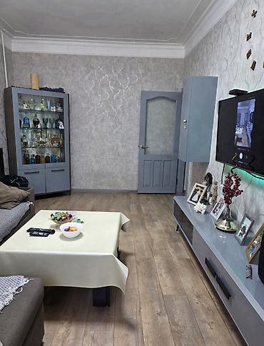ev menzil: Продаётся 2-ух комнатнаяквартира 9-1 этаж имеется два подвала по — 4