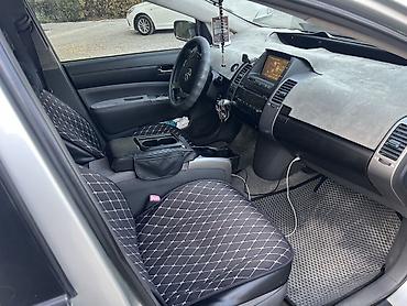 560 sec: Toyota Prius: 2005 г., Гибрид, Лифтбек — 5