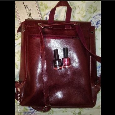 этно сумки бишкек: Сумка-рюкзак. Чистая кожа, темно-вишневый цвет. 
Состояние отличное
