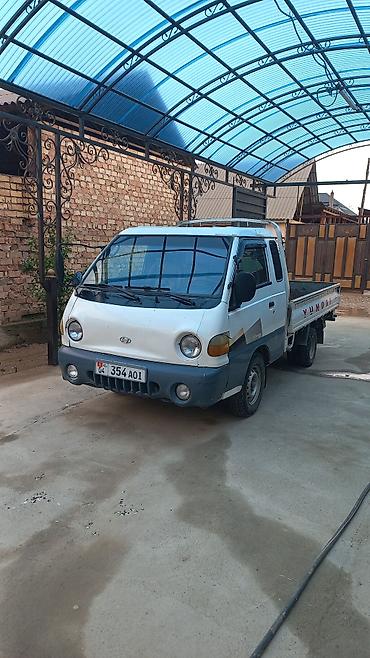 Hyundai Porter: 2000 г., 2.5 л, Механика, Дизель, Пикап at lalafo.kg Hyundai Porter: 2000 г., 2.5 л, Механика, Дизель, Пикап
