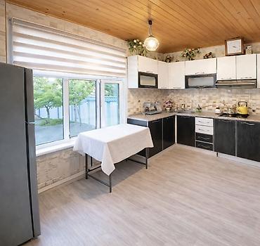 villa sekilleri: 🏡 Qəbələdə mərkəzdə dağ mənzərəli 8 nəfərlik sakit ərazidə yeni — 10