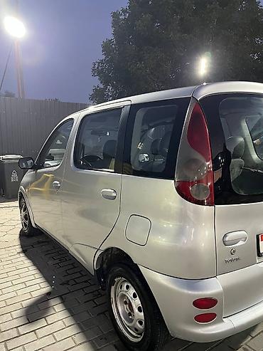 coroll: Toyota Yaris Verso: 2000 г., 1.5 л, Бензин, Минивэн — 4