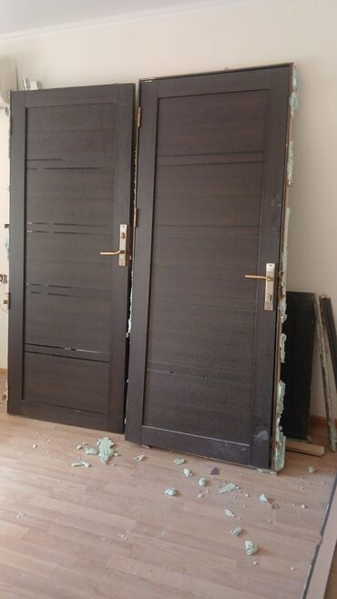 Döşəmə: Qapilar satilir. Xeyli sayda var. 80/2 olcusundedir. 60 mnt.Baki