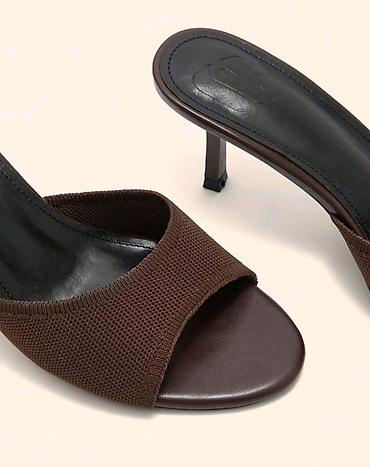 obuća šafran sandale: ✨ Dostupne u broju 40
✨ Unutrasnje gaziste 26 cm

1200 rsd 💥 — 3