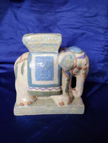 Figure: Figura, bоја - Šareno, Novo — 3