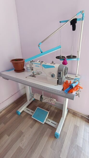 щивений машина: Jack, В наличии