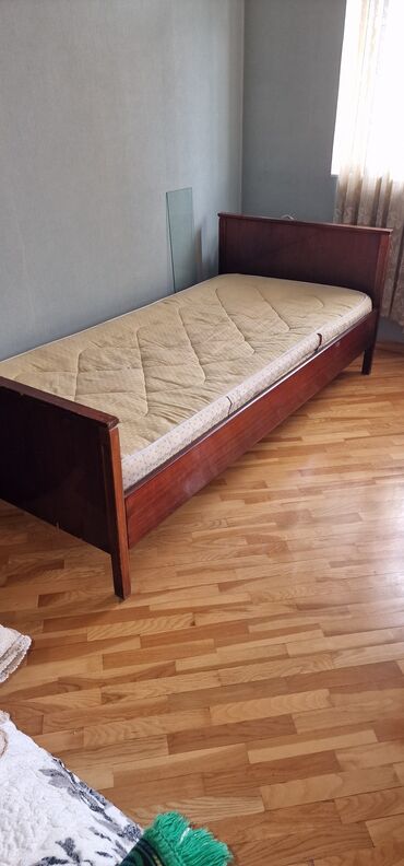 usaq kravatlari qiymeti: Б/у, Односпальная кровать, Без подьемного механизма, С матрасом, Без выдвижных ящиков, Румыния