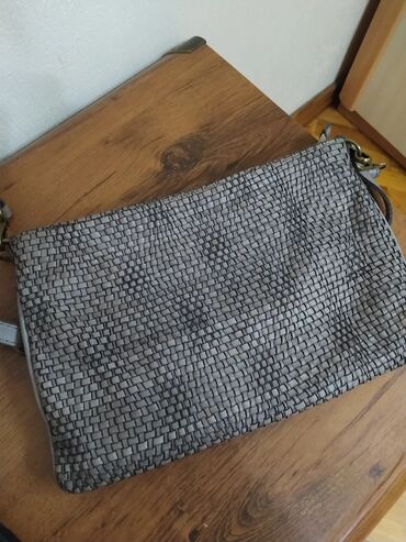 дольче габана: Шикарная итальянская кожаная сумка,кожа супер мягкая, размер отличный