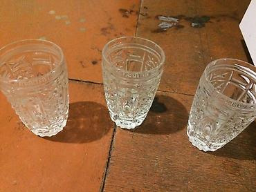 Digər dəstlər və servizlər: Şüşə məişət dəsti - Mavi rəngli dekorativ vaza: əl forması verilmiş — 32