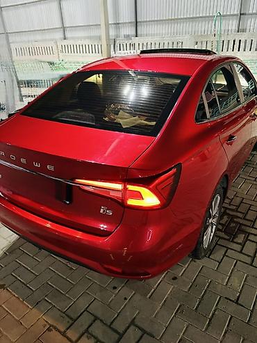 corolla 2018: Roewe i5: 2019 г., 1.5 л, Механика, Бензин, Седан — 5
