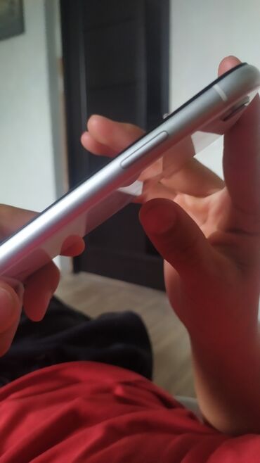 iphone xr белый: IPhone Xr, Б/у, 128 ГБ, Белый, 78 %