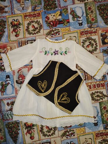 Kompleti: Ručno izrađeni kompleti za krštenje od bele pamučne tkanine (tanak — 8