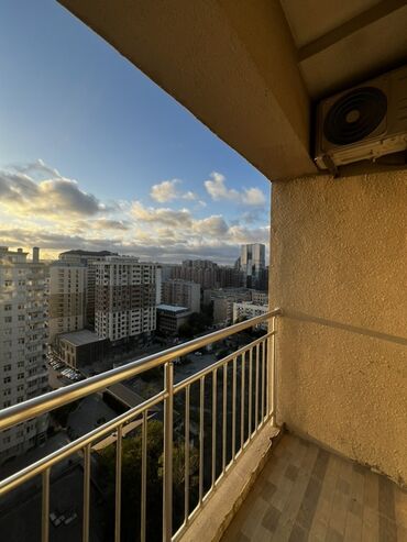 Günlük kirayə mənzillər: 2 otaqlı, Xətai r. r-nu — 3