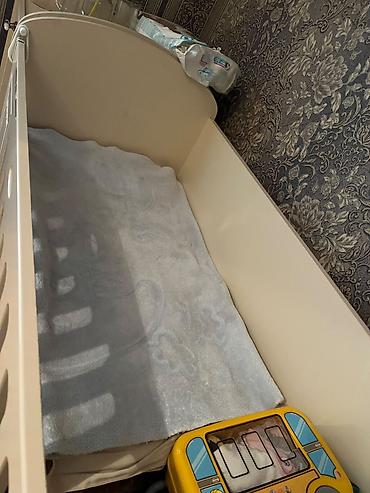 beşikleri: Oğlan və qız üçün, İşlənmiş, Dördbucaq, Beşik, Matras ilə, Yellənmə mexanizmsiz — 2