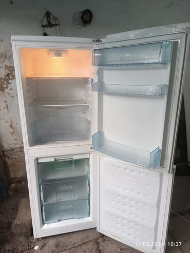 холодильный стол: Холодильник Beko, Двухкамерный