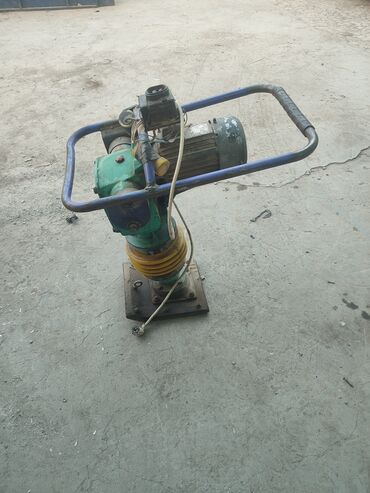 куплю тиски слесарные: Вибротрамбовка (электрическая) - Назначение: уплотнение грунта at lalafo.kg куплю тиски слесарные: Вибротрамбовка (электрическая) - Назначение: уплотнение грунта