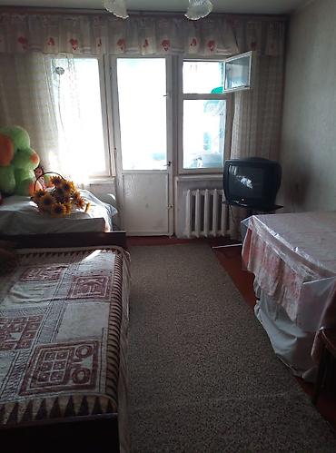 flat osh: 2 комнаты, 50 м², 6 мкр 104 серия, 1 этаж, Старый ремонт — 1