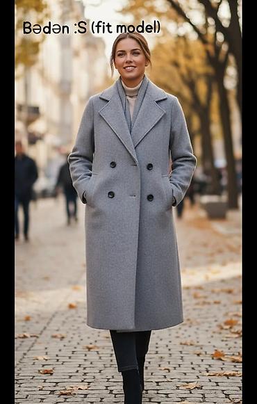 Pencəklər: Ucuz qiymətə hər birinə satıram 1) Qara blazer jakey - Bədən: 34 - — 15
