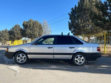 Volkswagen: Volkswagen Passat: 1990 г., 1.8 л, Механика, Бензин, Седан