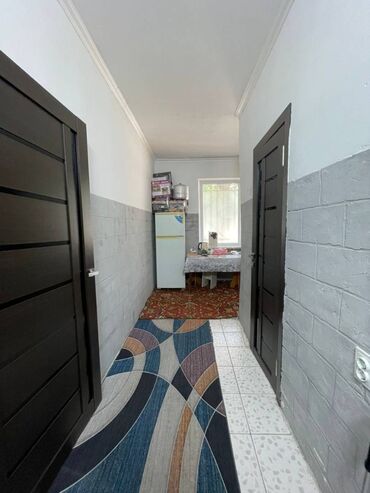 сдается квартира ошский рынок: 1 комната, 34 м², Индивидуалка, 1 этаж, Старый ремонт