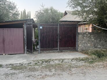 продаю дом токмоке: Үй, 800 кв. м, 5 бөлмө, Менчик ээси, Эски ремонт