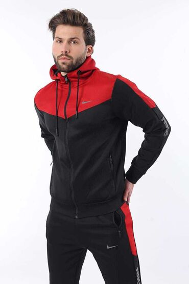 Trenerke: L XL 2XL 3XL
3500 din — 1