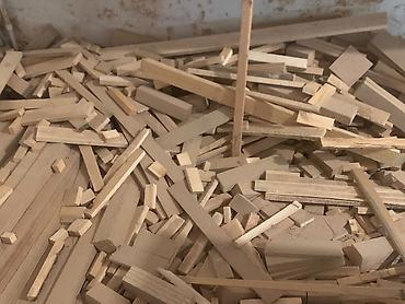 odun taxta: Mebel sexindən çıxan taxta qırıntıları və kəsilmiş ştaketlər/çubuqlar — 1