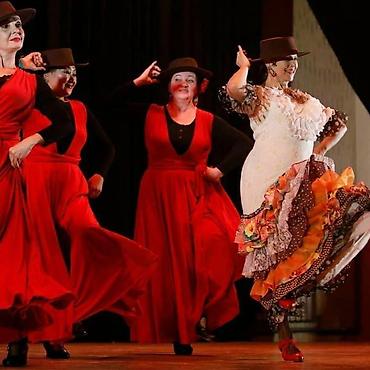 Другие услуги в сфере красоты и здоровья: Театр-студия фламенко "Эсмеральда" начинает набор в группу фламенко с — 17