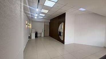 şehir merkezi: Аренда кабинетов в салонах красоты, 40 м², Для бровиста, Для визажиста, Для лешмейкера — 6