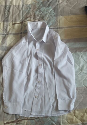 рубашка на мальчика 12 лет: Детский топ, рубашка, цвет - Белый, Б/у