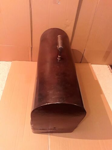 Qədim tikiş maşınları: Qədimi tikiş maşını "Qosşveymaşına" satılır.SSRİ 1923-25 illər.İşlək — 18