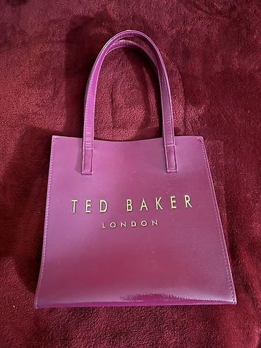 Ted Baker, təzədi etiketsiz