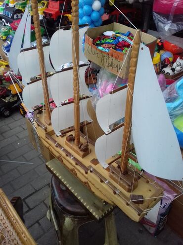 Gəmi modelləri: Gəmi 25azn 1-ci şəkildəki Əl işləri Qoz ağacı Gəmi 45 yox 25azn Hər — 12