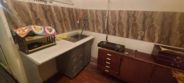 Uzunmüddətli kirayə mənzillər: Gence ş.dos-6 erazisinde 2 otaqli bina evi kiraye verilir. 2 ci — 1