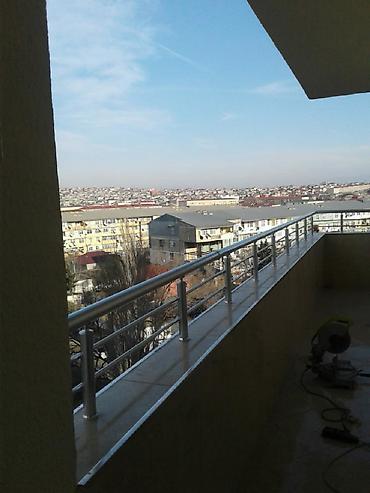 kazirok naves: Yeni Pilləkən məhəccəri, Paslanmaz polad — 4