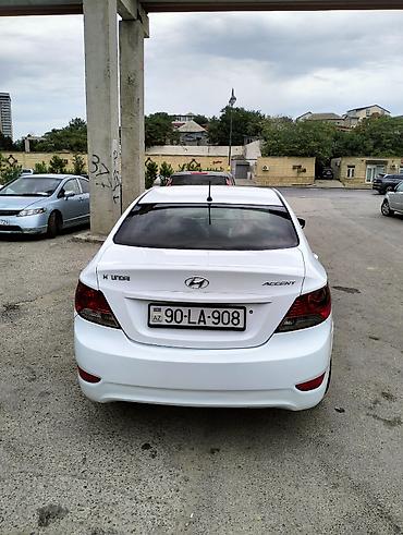 bmw e60 m: Hyundai Accent: 1.6 l | 2011 il Sedan — 6