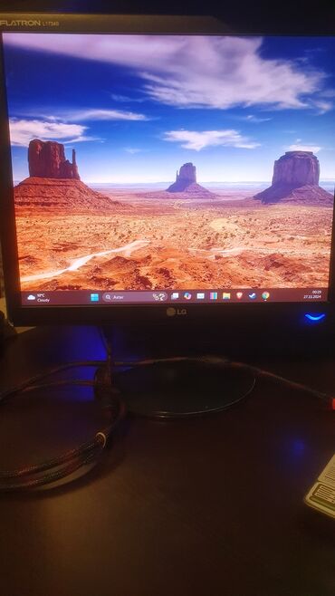 huawei planşetlər: Salam Lg Flatron L1734s Monitor satılır. istehsal tarixi :2010 Fevral