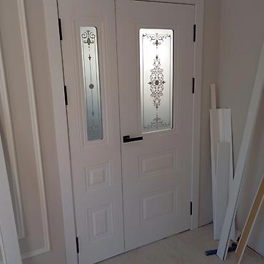 Двери для домов и квартир: Двери для домов и квартир, Металлическая, Двухстворчатая, Со стеклом, цвет - Белый — 1