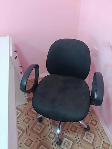 iş masasi: Təkərli ofis kreslosu - Rəng: qara - Yumşaq oturacaq və arxa hissə - — 1