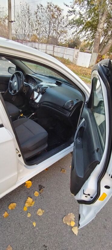 Chevrolet: Chevrolet Aveo: 1.2 l | 2011 il 420000 km Sedan — 12