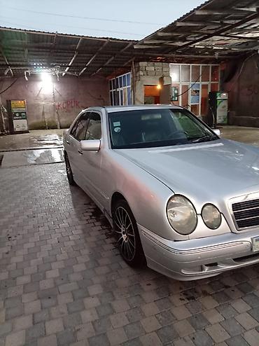 w210 duman: Mercedes-Benz 300: 3 l | 1998 il — 2