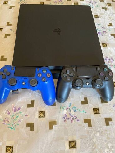 Playstation 4, 2 gamepad, 4 oyun, yaxşı vəziyyətdə yeni