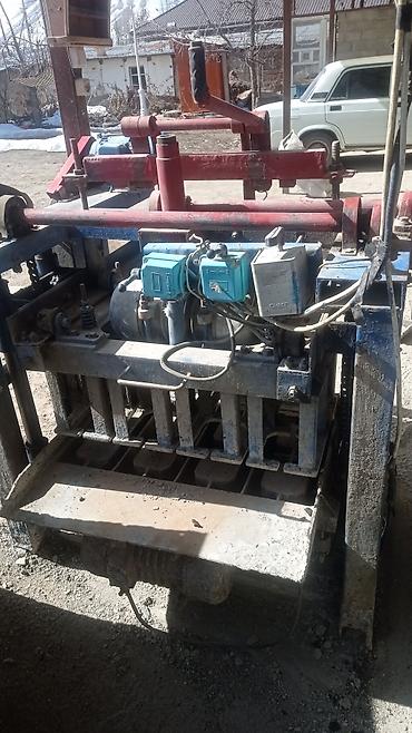 Производство пескоблоков: Продается пескоблочные две станки. Иметься 4 видов матрец, 300шт — 4