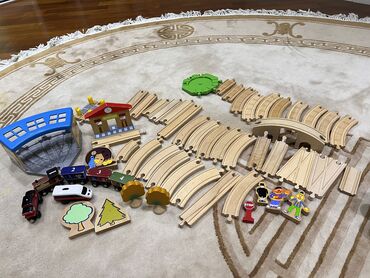 Oyuncaqlar: Деревянная железная дорога Ikea и Sesame Германия. 2 штуки. Поезд