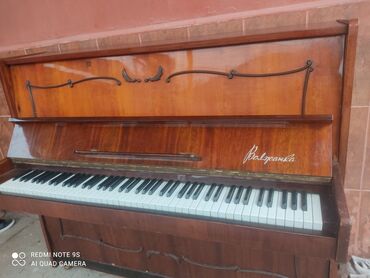 saksafon aleti: Piano, Akustik