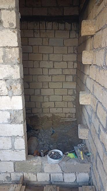 real emlak: 2 sota yaxın yerdə 76 kv olan evdir .evin 80 faizi hazırdı.suyu işığı — 8