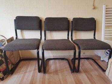 bele stolice: Tri polovne metalne stolice u kompletu. Stanje kao na slikama. Lično