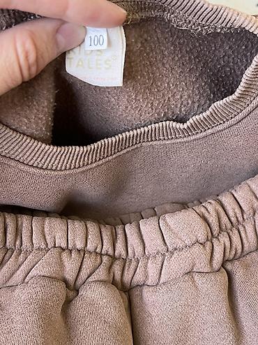 soft shell: 1. Ветровка на 2,-2,5 года -500 сом 2. Флисовые теплые двойки 900 — 8